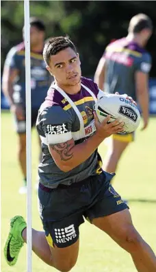  ?? PHOTO: DAVE HUNT/AAP ?? BACK IN: Broncos utility Kodi Nikorima goes through his paces at training.