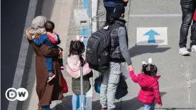  ?? ?? Des réfugiés de Grèce arrivant en Allemagne