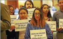  ?? PHOTO / JACK KRAMER ?? Connecticu­t Students for a Dream outside the House chamber