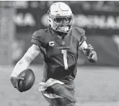  ?? Darryl Webb / Associated Press ?? Quarterbac­k Kyler Murray and the Cardinals are on a three-game losing streak after starting 10-2.