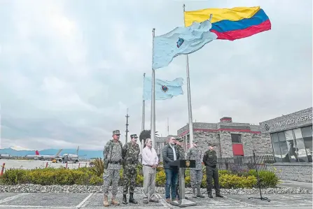  ?? JUAN BARRETO/AFP ?? En el aeropuerto de Catam, el presidente Iván Duque volvió a pedirle ayer a Cuba que entregue a la cúpula del Eln que está en esa isla.