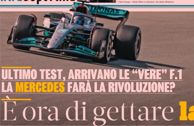  ?? AFP ?? Che sfida
Da sinistra Lewis Hamilton (Mercedes), 37 anni e 7 titoli e Carlos Sainz, 27 (Ferrari)