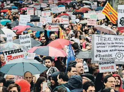  ?? CHEMA MOYA / EFE ?? Manifestac­ión en Madrid de las ciudades y regiones de la España vacía, el pasado mes de marzo