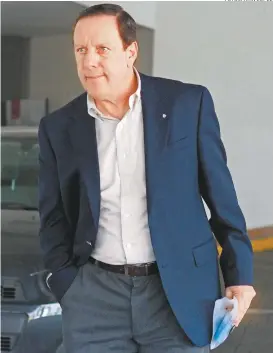  ??  ?? Arturo Brizio, ayer antes de su primera reunión con los árbitros