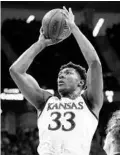  ?? JAMIE SQUIRE/GETTY ?? David McCormack scored 28 points in Kansas’ blowout of UMKC on Saturday.