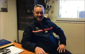  ?? (Photo L. H.) ?? Le lieutenant Daniel Antomarchi est chef de la caserne des pompiers de Sanary depuis seize ans.