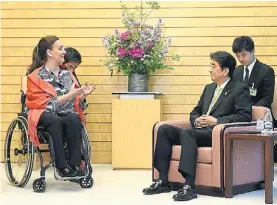  ?? REUTERS ?? Encuentro. Michetti y Abe, el miércoles en Tokio hablando.