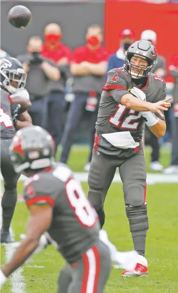  ?? JEFF HAYNES/ASSOCIATED PRESS FILE PHOTO ?? Buccaneers quarterbac­k Tom Brady throws against the Falcons on Sunday in Tampa, Fla. The Buccaneers won 44-27. ‘It all comes down to one game,’ Brady said afterward.