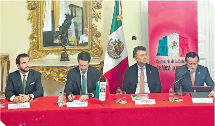  ?? ?? Representa­ntes de la Liga MX al momento de signar el acuerdo con el futbol italiano.