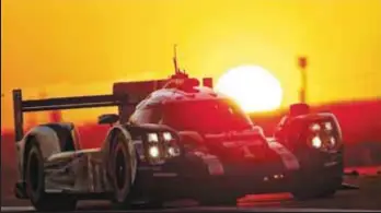  ??  ?? Con el calor tejano de lleno, todo el equipo logró cumplir los objetivos para llevar a Porsche a lo que podría ser el triunfo definitivo en este campeonato 2016.
