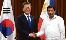  ??  ?? President Moon in the Philippine­s, November 2017