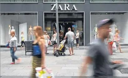  ?? ANNA ACHON ?? Las ventas en Zara crecieron un 18%, hasta 6.140 millones, en el semestre
