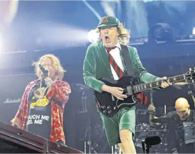  ?? EUROPA PRESS ?? El guitarrist­a Angus Young volverá ocho años después al estadio sevillano de La Cartuja.