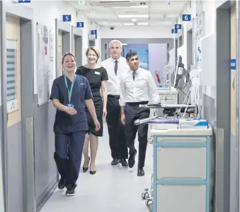  ?? ?? HOSPITAL VISIT: Prime Minister Rishi Sunak and Health Secretary Steve Barclay on a tour of University Hospital of North Tees in County Durham with NHS Chief Executive Amanda Pritchard.
