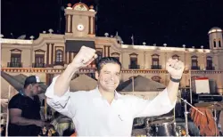  ??  ?? En Nayarit, Antonio Echevarría superó a su principal contrincan­te, Manuel Humberto Cota, por 12.3%. Echevarría fue el candidato de la alianza PAN-PRD.