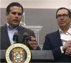  ?? /EFE ?? El gobernador Ricardo Rosselló (i), habla junto al secretario del Tesoro de EEUU, Steven Mnuchin.