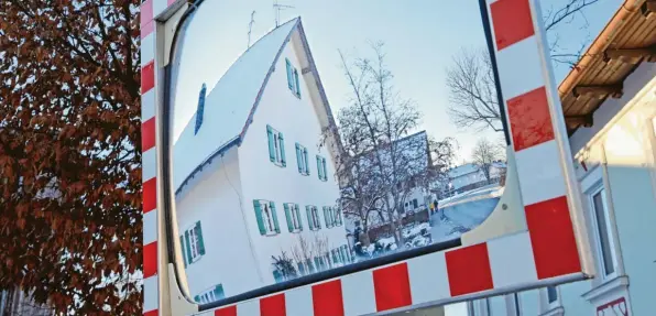  ?? Foto: Matthias Becker ?? Der Mutterhof in Unterthing­au (Landkreis Ostallgäu): Verbirgt sich hinter dem Öko‰Projekt eine völkische Ideologie?