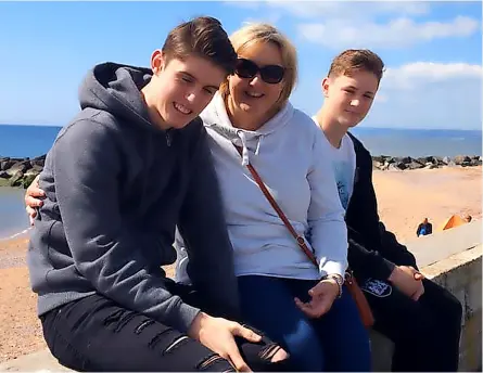  ?? ?? Ben Saunders (left) with his family. Inset, Ben’s cousin Sophie Mcshera, who stars in Downton Abbey