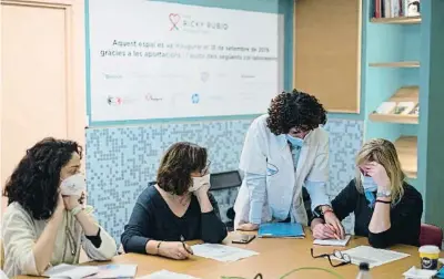 ?? Josep Lago / Shooting ?? Asistentes al taller para tratar el chemobrain en Dexeus Mujer
