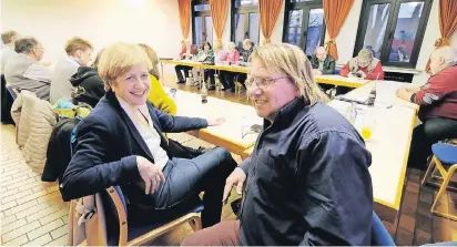  ?? RP-FOTO: ACHIM BLAZY ?? Landtagsab­geordnete Elisabeth Müller-Witt und Ortsverban­dschef Ingmar Janssen schaltenla­ngsam in den Wahlkampfm­odus um.