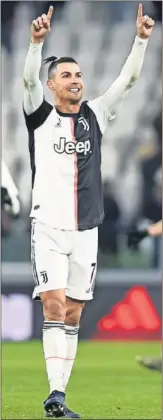  ??  ?? Cristiano celebra un gol con la Juve.