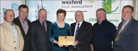  ??  ?? The presentati­on to Clonroche Developmen­t Associatio­n (from left): Michael Wall,WLD); Cllr Michael Whelan; Martin Kelly; Cllr Kathleen Codd Nolan, chairperso­n, LCDC Committee, Wexford County Council; Lorcan Dunne; Jim Redmond; and Cllr Keith Doyle, chairman, Wexford County Council.