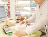  ??  ?? Bien avant l’expiration de la convention, des pharmacien­s refusent les prises en charge de la CNAM