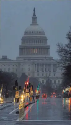  ?? FOTO: DPA ?? Im Kapitol in Washington sitzt auch das Repräsenta­ntenhaus – nach acht Jahren haben die Demokraten dort wieder die Mehrheit.