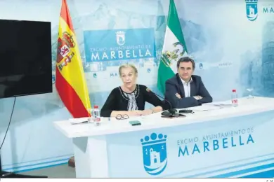  ?? E. M. ?? Momento de la rueda de prensa de la concejala de Ordenación del Territorio, María Francisca Caracuel.