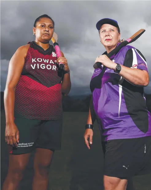  ??  ?? CRUNCH TIME: Danella Cook (Kowais) and Sara Millard (Mighty Ducks) will face off in the vigoro grand final today. Picture: BRENDAN RADKE