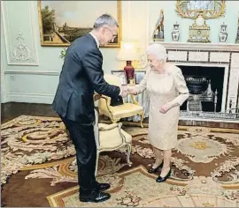  ?? DPA / EP ?? Stoltenber­g amb la reina d’Anglaterra