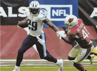  ?? AP PHOTO ?? END RUN: DeMarco Murray, shown in action last season for the Titans against Antoine Bethea and the Cardinals, decided to retire at age 30 after seven NFL seasons.