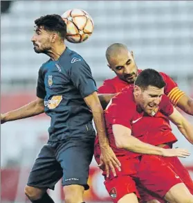  ?? FOTO: PEP MORATA ?? Partido competido Mucha lucha en el encuentro entre Terrassa y Vilafranca