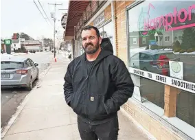  ?? DEB CRAM/SEACOASTON­LINE AND FOSTERS.COM ?? Dave Burns, owner of Hampton Nutrition, is excited about the upcoming Hampton Sidewalks Sales.