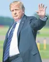  ??  ?? Arribo.
El presidente Donald Trump ayer al llegar al aeropuerto de Morristown, en Nueva Jersey.