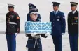  ?? Foto: Kim Hong Chi, afp ?? Der Behälter mit den sterbliche­n Über resten eines Soldaten wird von einer UN Flagge bedeckt.