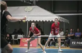  ??  ?? DANSK FINESS. Danska nyförvärve­n Sara Lundgaard och Nikolaj Overgaard imponerade i mixeddubbe­ln som paret vann med klara 3-0, vilket innebar reducering till 1-2 i lagmatchen.