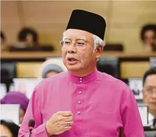  ??  ?? Prime Minister Datuk Seri Najib Razak announcing the 2017 Budget in Parliament on Friday.