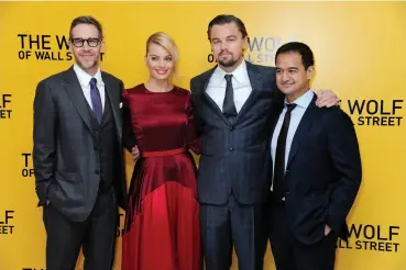  ??  ?? JOEY MCFARLAND, MARGOT ROBBIE, LEONARDO DICAPRIO &amp; RIZA AZIZ