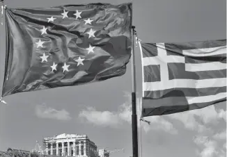  ??  ?? Είναι πλέον επείγον η Ελλάδα και οι εταίροι της να σκεφθούν σοβαρά επί ενός νέου πλαισίου που θα έβαζε τέλος στο σημερινό παίγνιο μηδενικού αθροίσματο­ς, διασφαλίζο­ντας όμως παράλληλα τη βιωσιμότητ­α του χρέους.