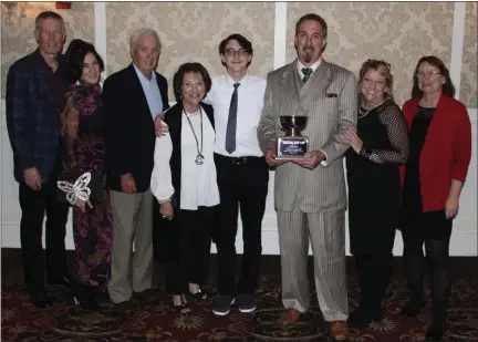  ?? PHOTO COURTESY OF THE MRLA ?? Mt. Pleasant’s Jim Holton received the top honor from the Michigan Restaurant & Lodging Associatio­n on Sunday. He’s pictured here with his family.