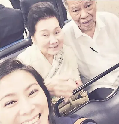  ?? PHOTOGRAPH COURTESY OF VIVIENNE TAN/INSTAGRAM ?? IN an entry in Instagram, Vivienne Tan shares a photo of her, father Lucio and mother Carmen on a vacation.