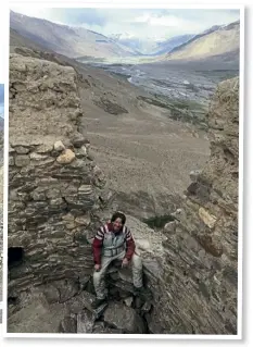  ??  ?? BELOW RIGHT: Ruined fort on the Afghan border