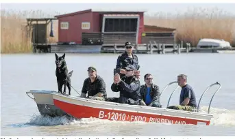  ??  ?? Die Suche nach weiteren Leichentei­len im Neusiedler See soll am 2. Mai fortgesetz­t werden