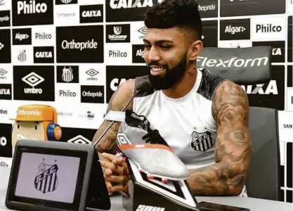  ?? Ivan Storti/santosfc/divulgação ?? O atacante Gabigol, do Santos, vive com Cuca seu melhor momento na temporada desde que retornou da Europa para atuar outra vez pelo Peixe; já são 19 gols marcados por ele pela equipe da Vila Belmiro