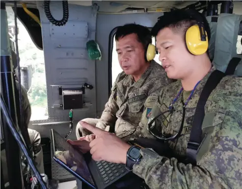  ?? PHILIPPINE ARMY PHOTO ?? COMMANDER Brigadier General Inocencio Pasaporte and Lt▪ Colonel Van Donald Almonte, Battalion Commander of the 94th Infantry Battalion led the inspection▪