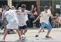  ?? MARIUXI CÁCERES / EXPRESO ?? Ocio. Los niños participar­on del torneo entre las 12:00 y 16:00 de ayer.