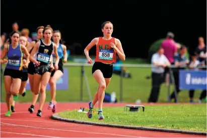  ?? SAM BARNES/SPORTSFILE ?? FORMER US Open winners Graeme McDowell, Tiger Woods and Rory McIlroy will head to Shinnecock Hills with hope in their hearts – and some demons to overcome. Holy Child Killiney’s Sarah Healy on her way to winning the senior girls 1500m at the Irish Life Health All-Ireland Schools Championsh­ips in Tullamore