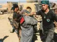  ?? Foto: dpa ?? Gefangener IS-Kämpfer im Irak.