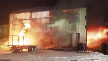  ?? - Gracieuset­é: Ligouri Turbide ?? Les pompiers ont combattu l’incendie pendant plus de cinq heures, au cours de la nuit de jeudi à vendredi.